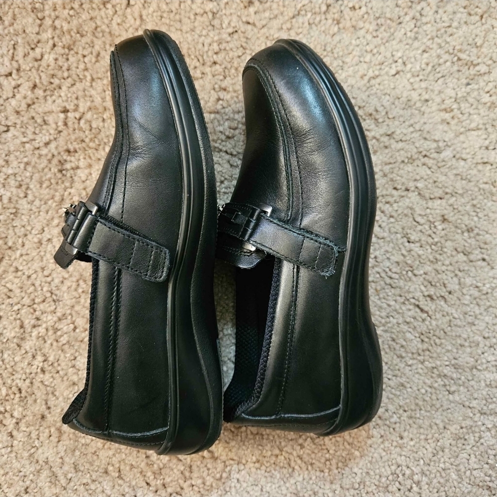 SIZE 8.5 WIDE orthopedic Leather Loafers Black (B96)